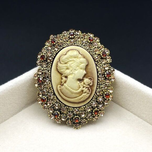 Yellow Gold with Champagne Topaz Crystal Victorian Lady Cameo Pin Back Brooch - Picture 2 of 7